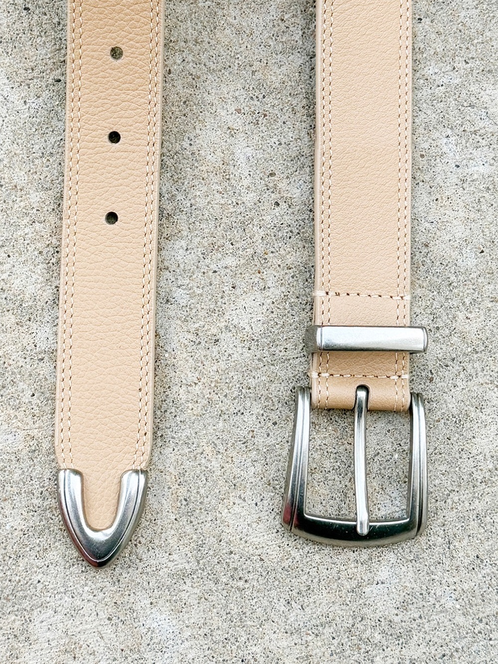 Italian genuine leather never worn belt with silver accent in fawn hued leather - Picture 4 of 5